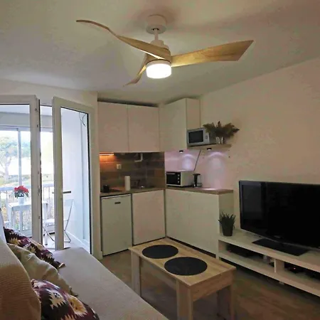 Reves De Parking Prive Apartment *