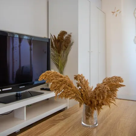 Reves De Parking Prive Apartment